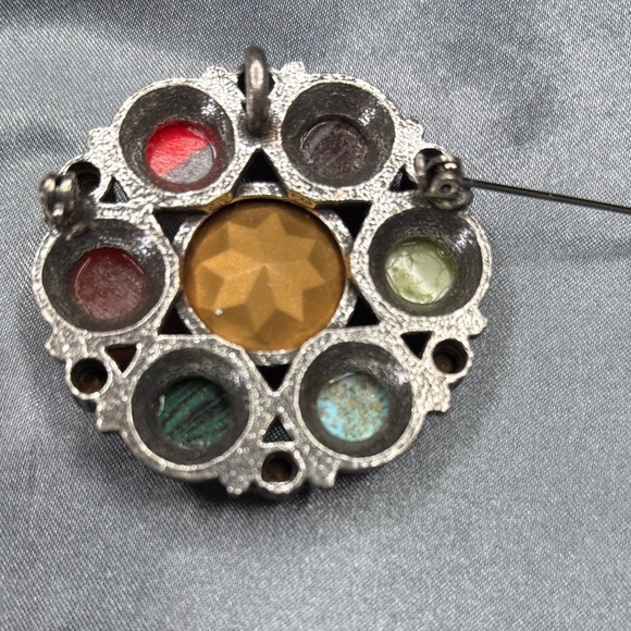 Green and Red Gemstone Brooch - Picture 3 of 3